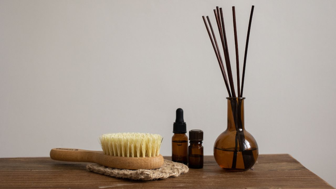 Using Lavender Incense in Your Daily Routine: Tips for Relaxation and Focus